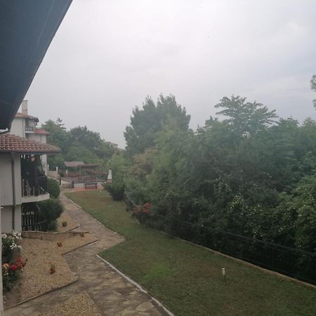 Spacious Fully Furnished Studio In Kavarna Apart Hotel Екстер'єр фото