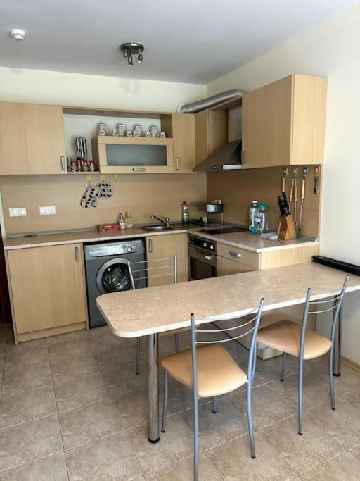 Spacious Fully Furnished Studio In Kavarna Apart Hotel Екстер'єр фото