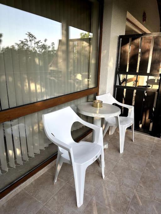 Spacious Fully Furnished Studio In Kavarna Apart Hotel Екстер'єр фото