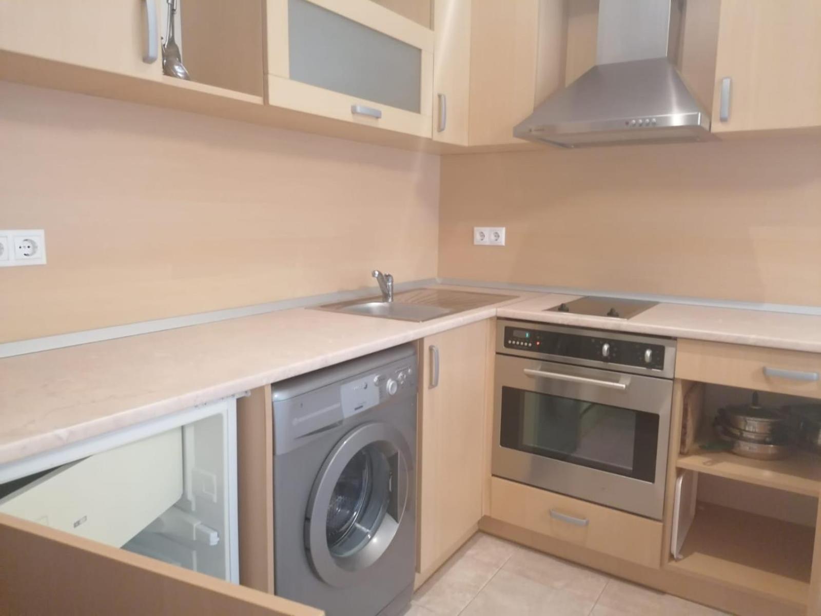 Spacious Fully Furnished Studio In Kavarna Apart Hotel Екстер'єр фото